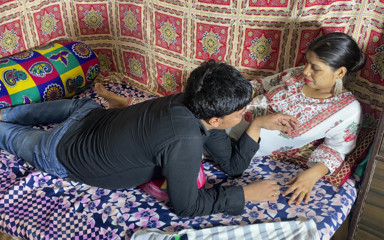 Desi Indian Wife: Sexo romântico e quente, casal indiano apaixonado fazendo sexo real