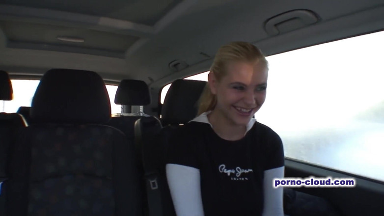 Porno Cloud: MILFS wintersex im freien