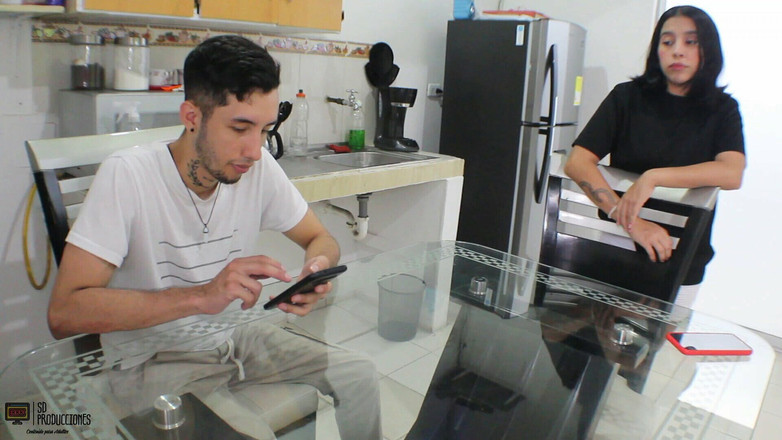 Vayolet: Fodendo enquanto meus padrastos não estão em casa - pornô espanhol