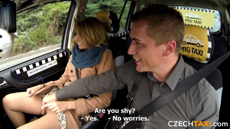 Czech Taxi: Señora casada chorrea