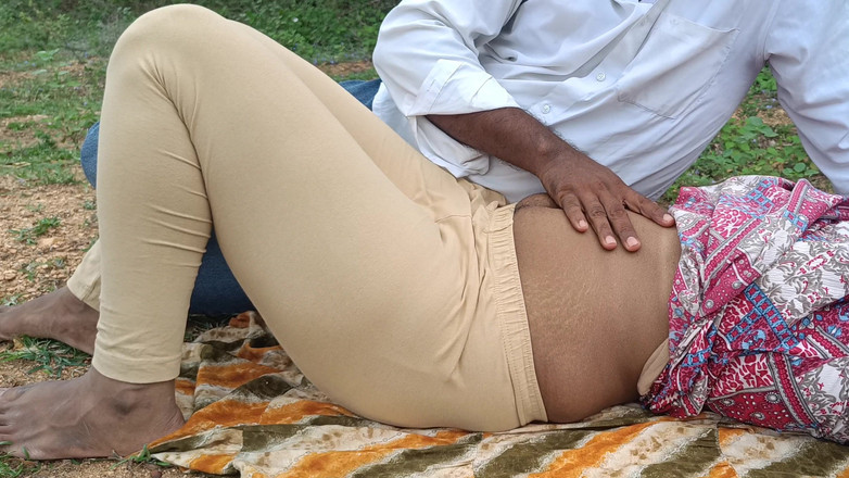 Laxi ammu: Romance de sexo caliente al aire libre