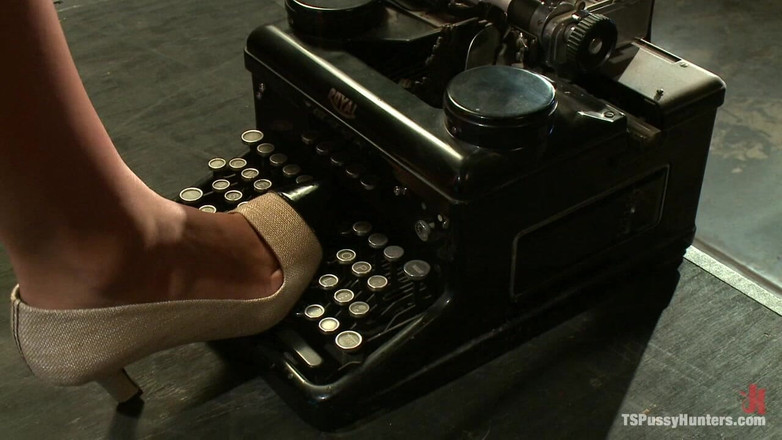 TS Pussy Hunters by Kink: Mia isabella belum pernah ketemu sama dia sebelum ngentot sama...