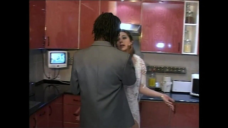 Inhonorof porn: This Itaian Slut Has an Incredible Hungry for Black Cock