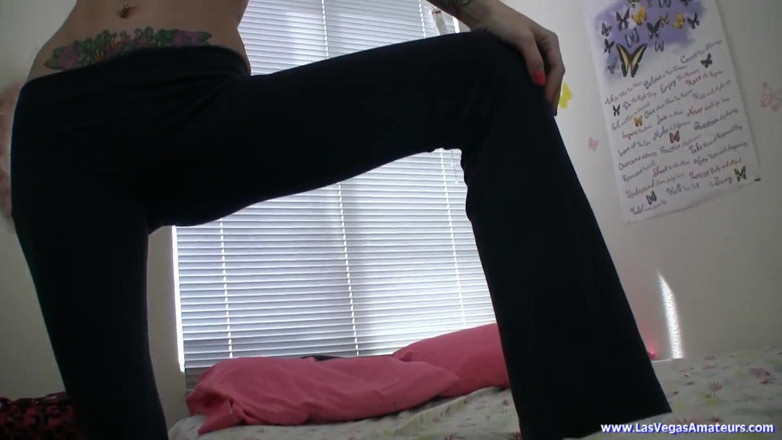 Spungy Gunk Films: Ashley Roberts strips when she does her yoga workout!