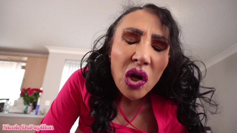 Nicole Dupapillon: 새엄마 쾌락 POV