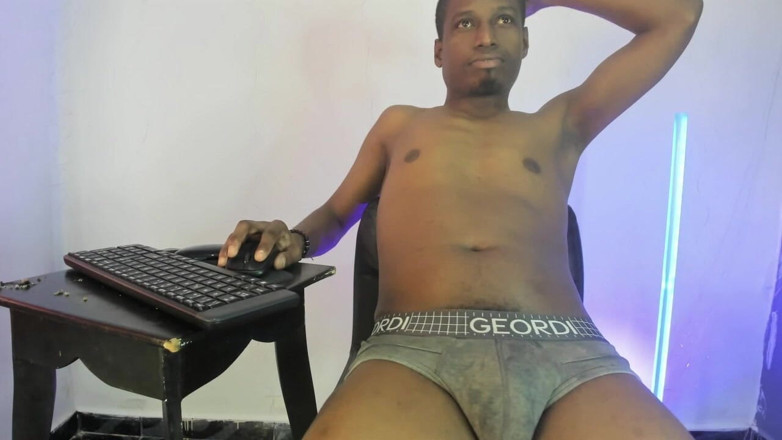 Mike BBC studio: Hetero De Medellín in Total Balls