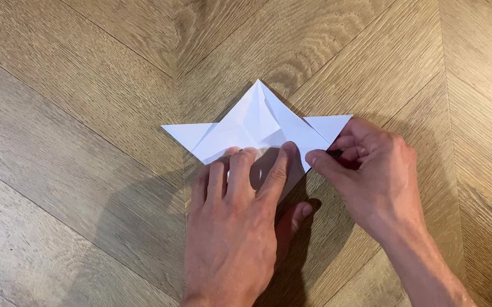 Mathifys: Asmr - cewek dovy lagi asik origami