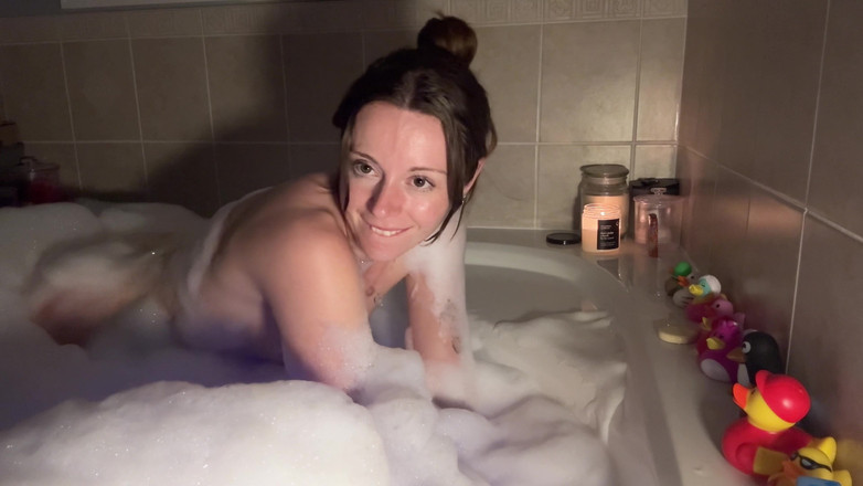 Nadia Foxx: Bańki czasu kąpieli i orgazmy