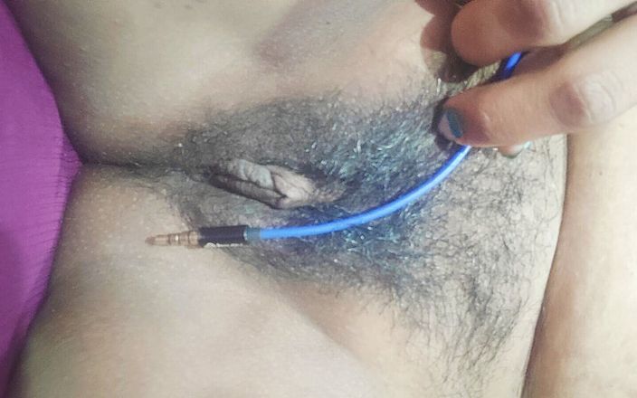 Suryasushma: Nadržená bhabhi žena v domácnosti prstění její sexy kundičky v ložnici