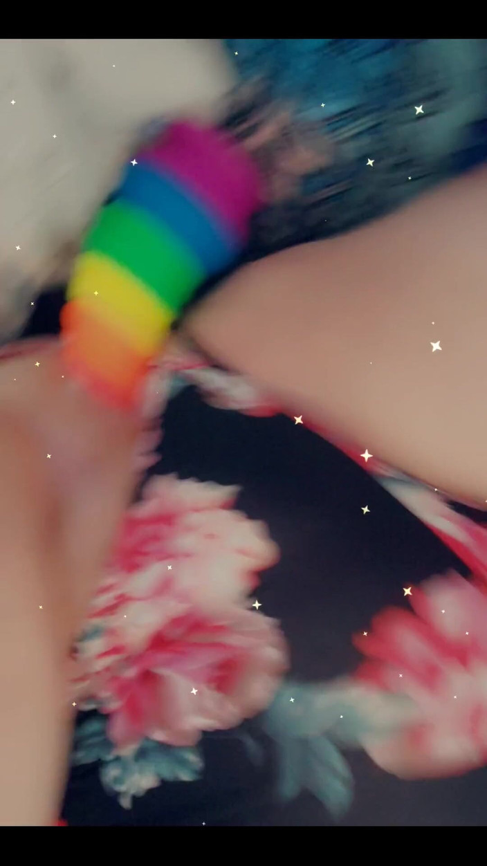 Misssunshinevip: Who Is Trying to Make Me Moan Like This?