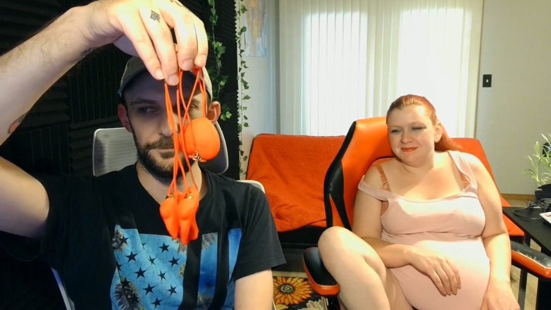 Sin Spice by Sophia Sinclair and Jasper Spice: Unboxing dan masturbasi puting BDSM Euwvdy