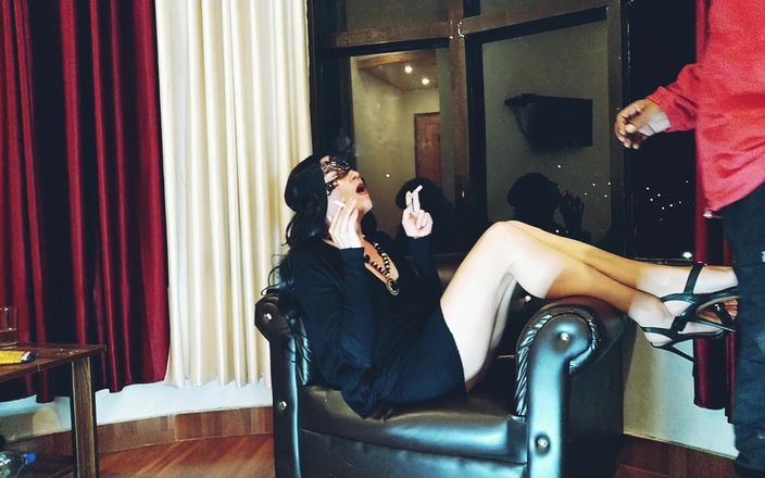 Bolly Karma: 私は義理の兄とセックスし、それを休暇中に録音しました