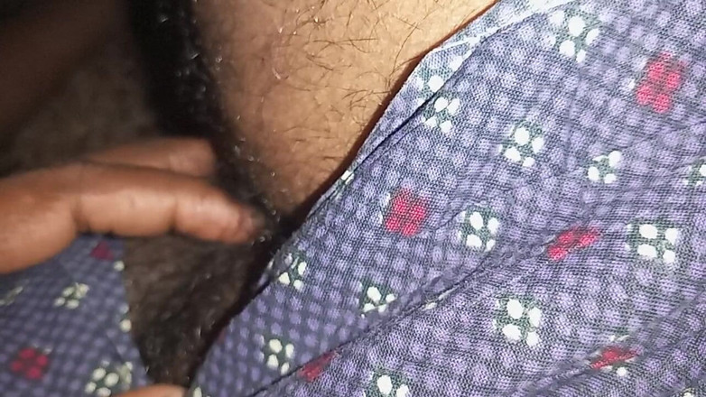 Sweet Indian cock: Soy un chico indio follando coño de muñeca en noche...