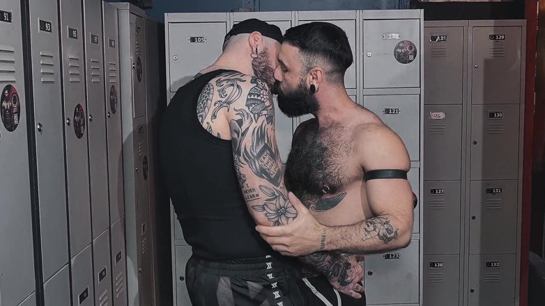Rober_go: Distracție sexy transpirată