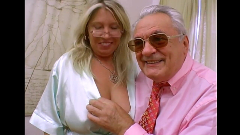 Vintage megastore: Old Perverted Man Licks the Pussy of a Young Blonde