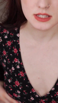 Freche gepiercte titten - wichsanleitung