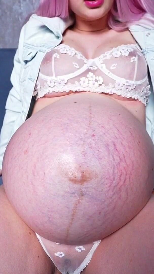 Pregnant Giantess (Kira Loster) Pregnant Giantess (Kira Loster)
