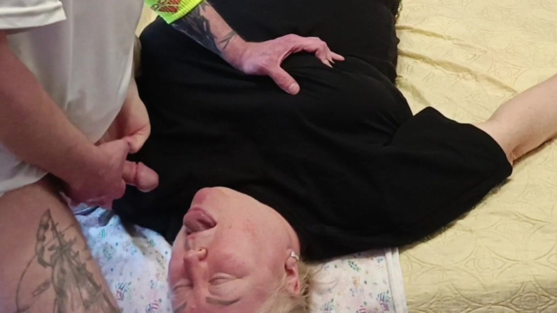 Zona901: Mi masturbo il cazzo per sborrare sul mio vicino