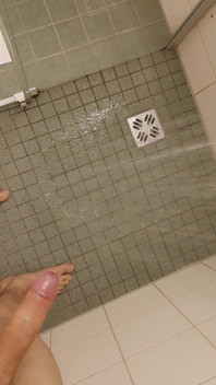 Under the Shower Piss and Cum Mix