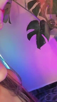 Bella No Soporto La Verga De Su Amiga, Y La Metió Hasta El Fondo En Su Boca