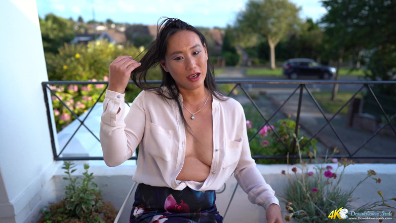 DownblouseJerk: Mẹ kế - joi