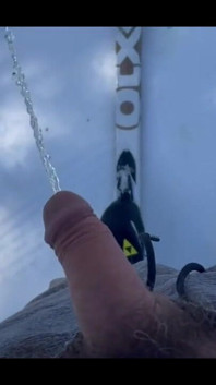 Pissing During a Nordic Ski Session