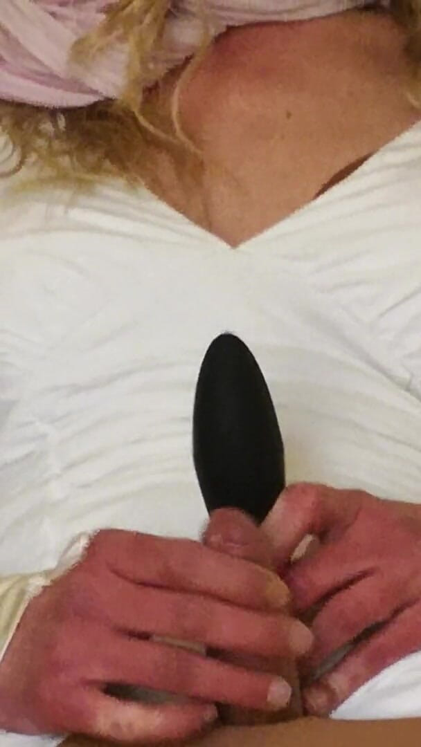Wet Perversions In Nylons: Indossa la castità ed è eccitato parte III