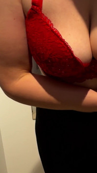 Risky Locker Room Tease Red Bra Try-on Leads to Sneaky Blowjob and Reward!