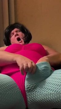 Boom Booty z Różową Łazienką 2