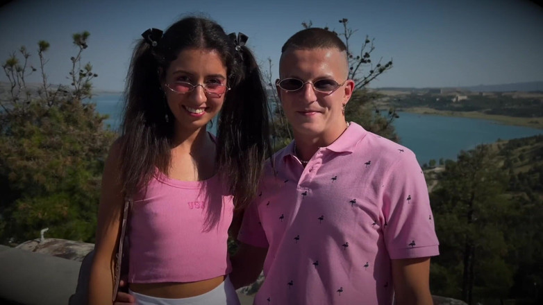 Falcon Al straight porn: Trío Bi - Pareja De Barbies Atrajo a Un Hombre Que...