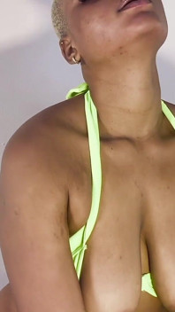 Sexy negra fodida por um bbc de frente para um espelho