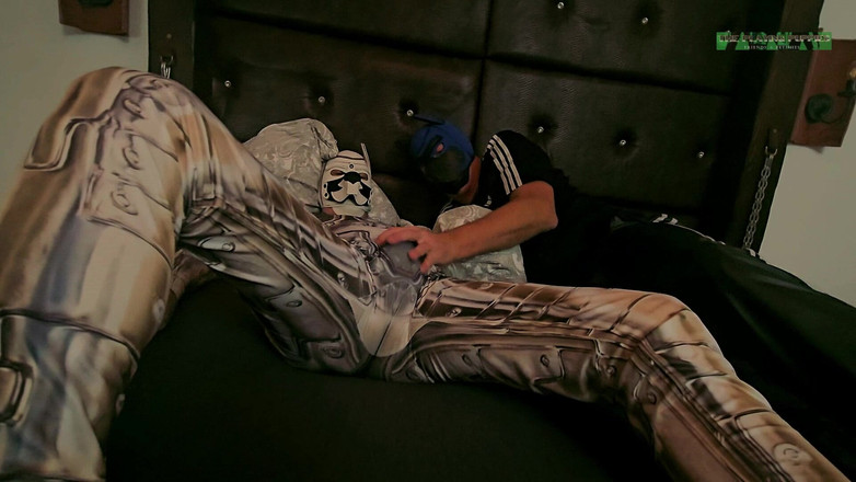 The Playing Puppies: Puppy Worstelen, Voetenaanbidding En Plagen in De Slaapkamer Deel 1