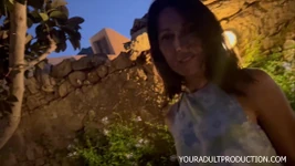 Un soir, toilettes publiques