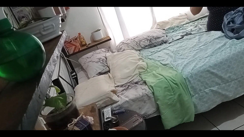 Karmicoxv: Madura milf limpando seu quarto 1