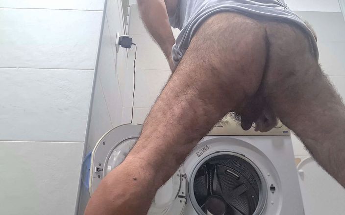 Ilovetobenaked: Tanto semen, tanta alegría