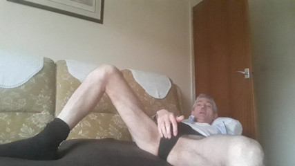 James Dirty Boy: Masturbasi di sofa..