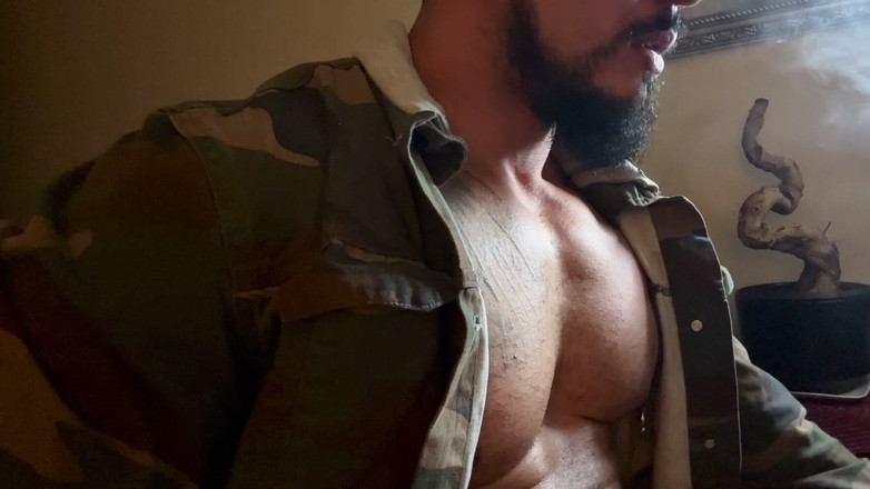 Reds and Muscles: 남성 호르몬 과부하