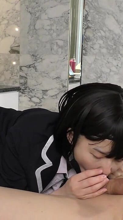19-year-old Japanese Black-haired Beauty (Japan banana)