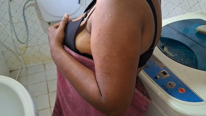 Teena New: Bhabhi macht sich bereit für das morgenspiel