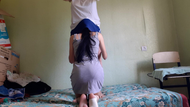 Lesbian-candys: Când eram singuri acasă, am sedus-o pe mama vitregă a...