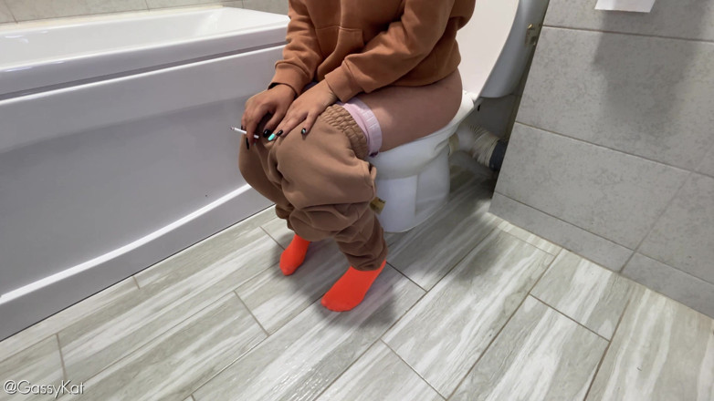 GassyKat: The Daily Toilet S2 Episode 21