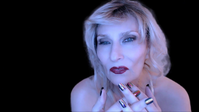 Mistress Chadford: Zlatá bohyně JOI