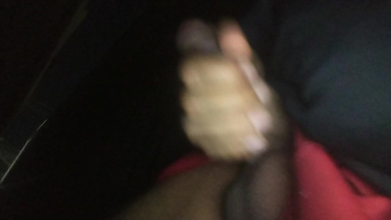 AlexAlejandro13: Gece nerede yakalayabilirim seni?