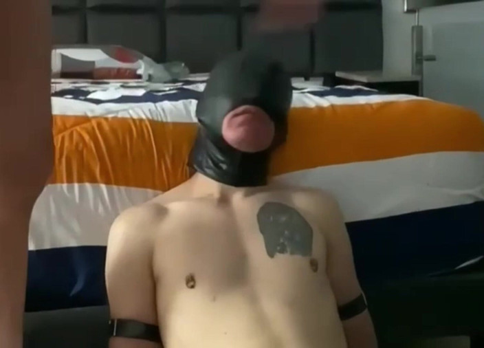 Versatixxxtwink69: 그의 거대한 자지를 해체하며