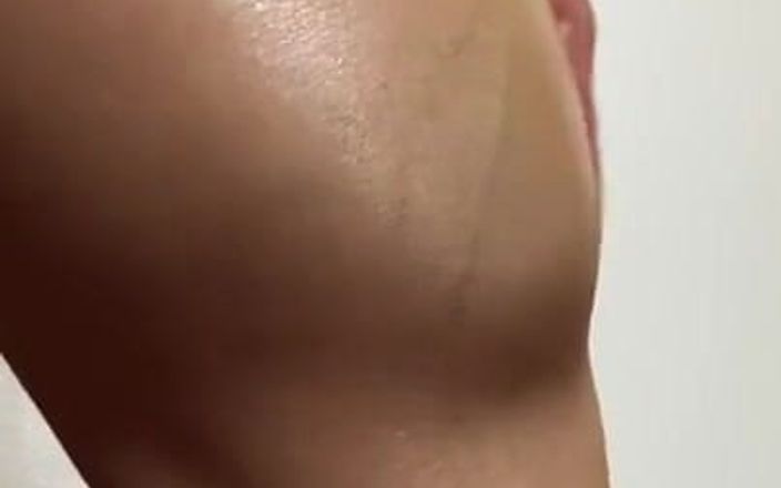 UnderXiaoQiang: Schau zu, wie ich ihn einreibe ...
