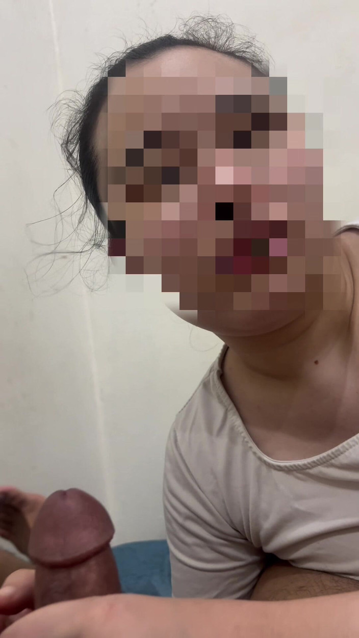 Mommy Puchong: Я люблю його великий член у роті