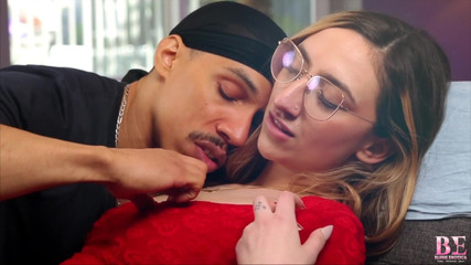 Blush erotica: Межрасовый секс раком Nina Nova, пуэрторийский рок, краснеет Erotica