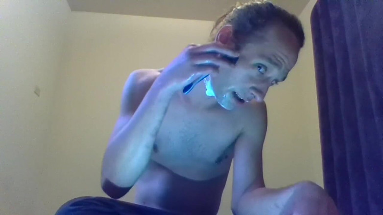 LilTaste: Transgirl Shaving Her Face