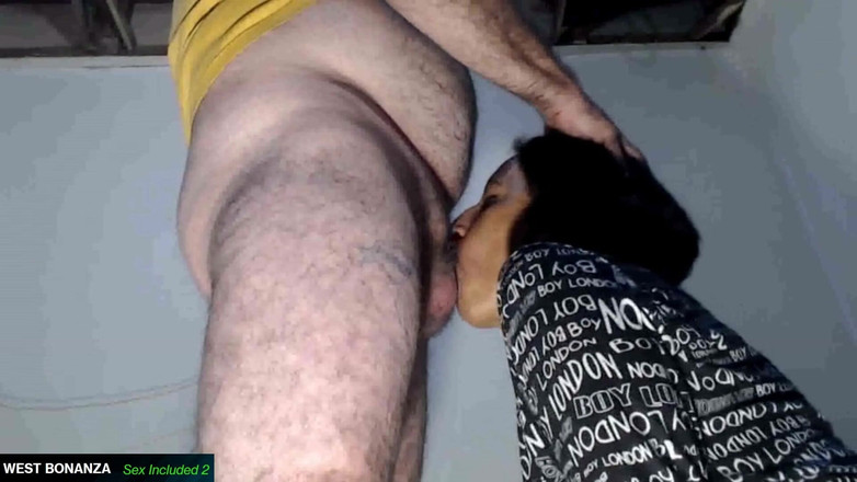 West Bonanza Sex Included 2: Latina lutscht sperma - blowjob auf den knien