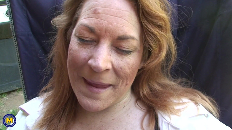 Mature NL: Mature Watcher Sucking a Black Cock in a Park